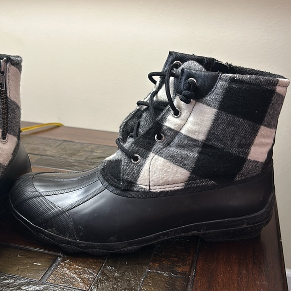 Women’s Sperry Duck Boots - Picture 3 of 12